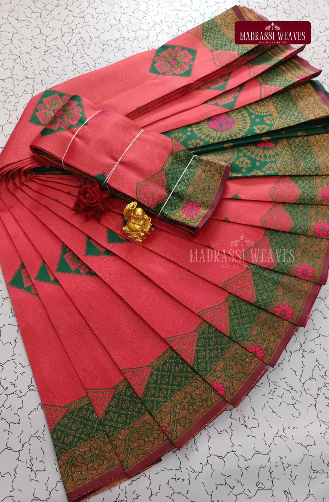 Avarthana Box Butta Saree