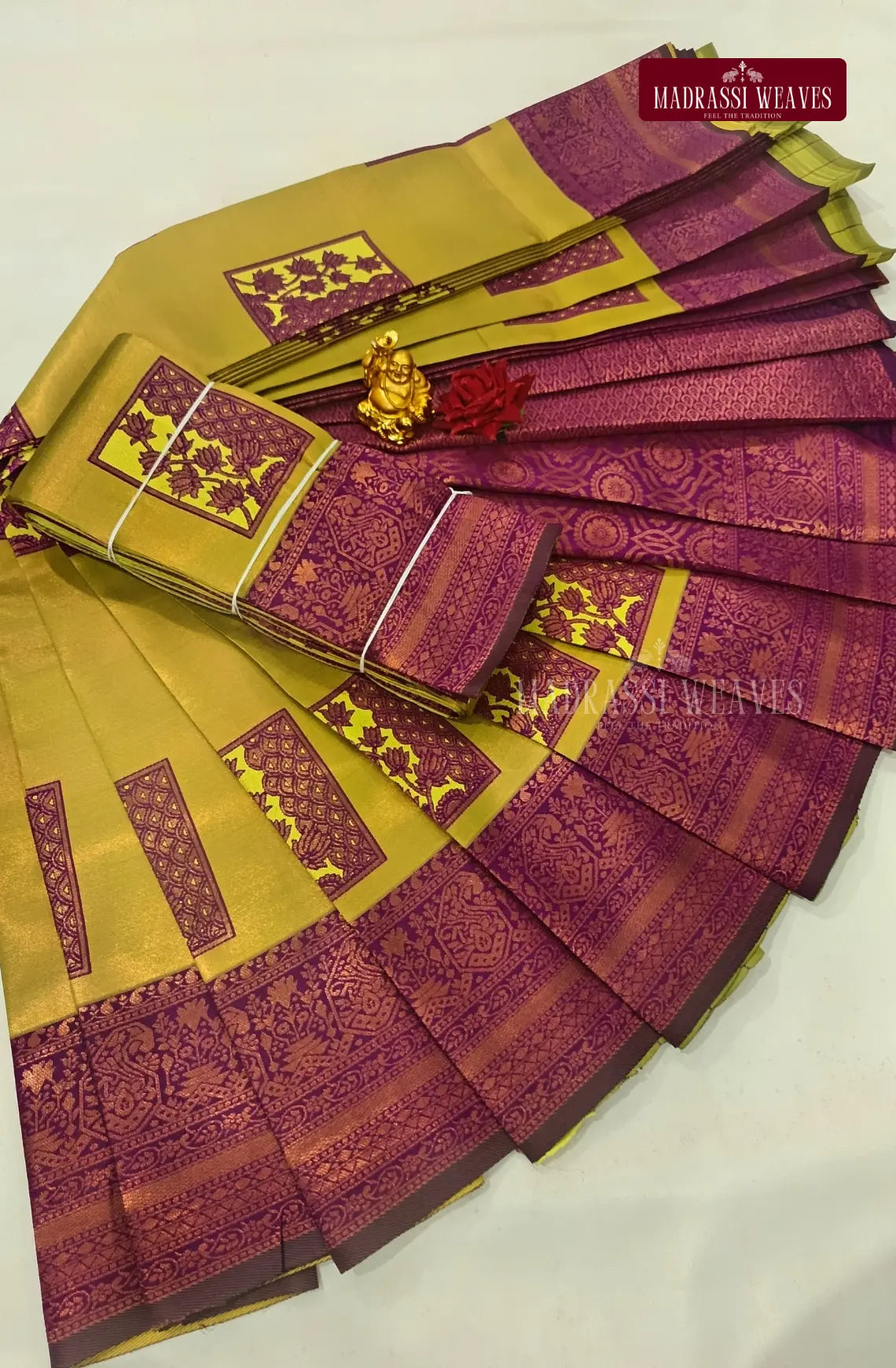 Avarthana Box Lotus Saree