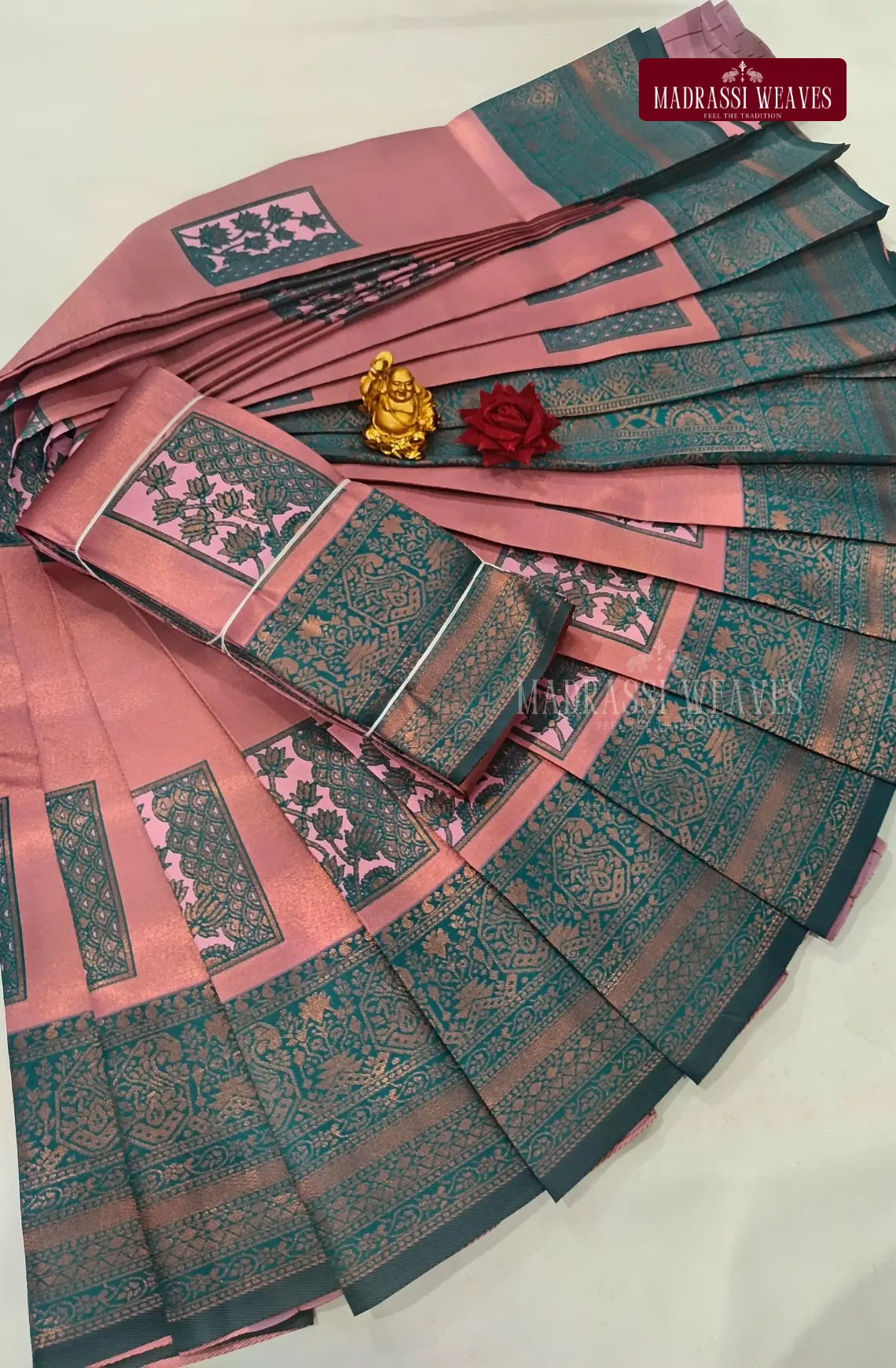 Avarthana Box Lotus Saree