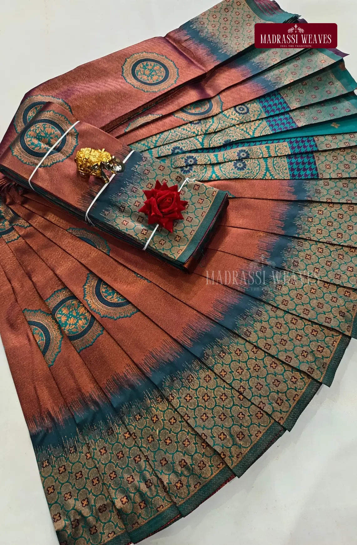 Avarthana Chakra Saree