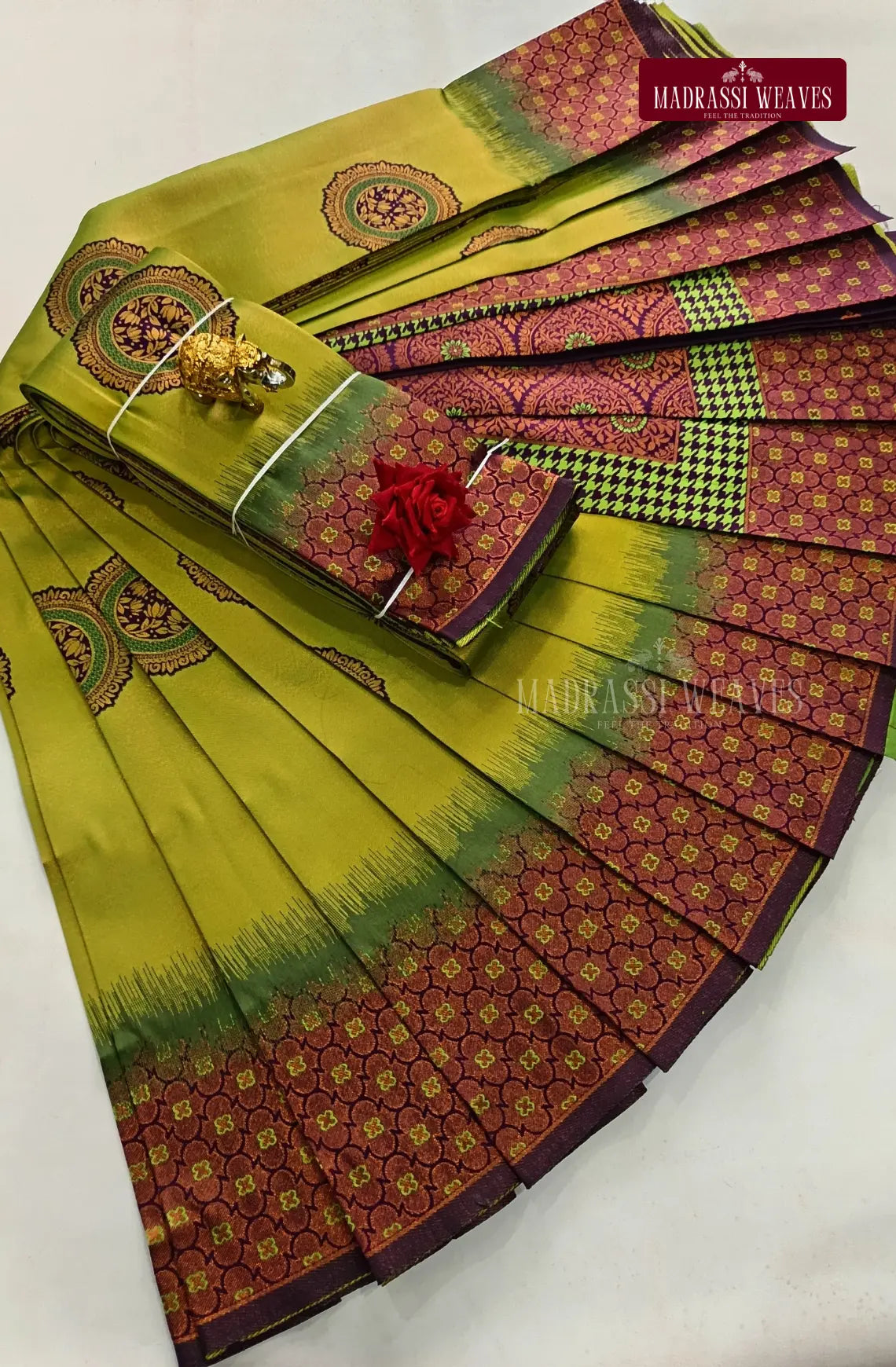 Avarthana Chakra Saree