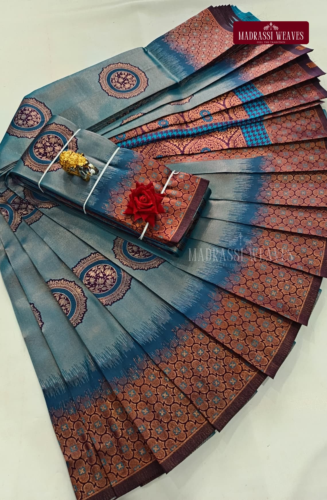 Avarthana Chakra Saree