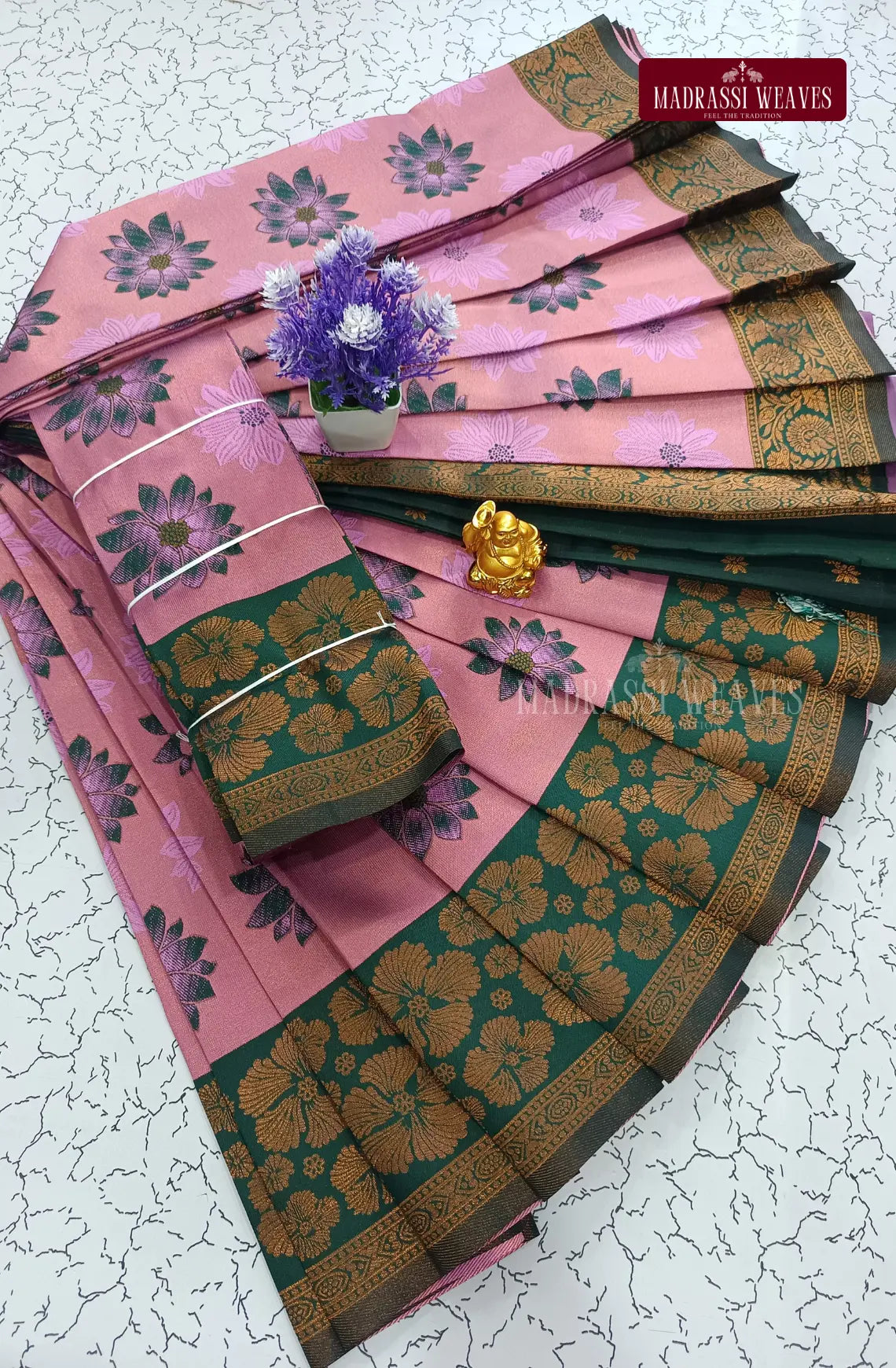 Avarthana Flower Motif Saree