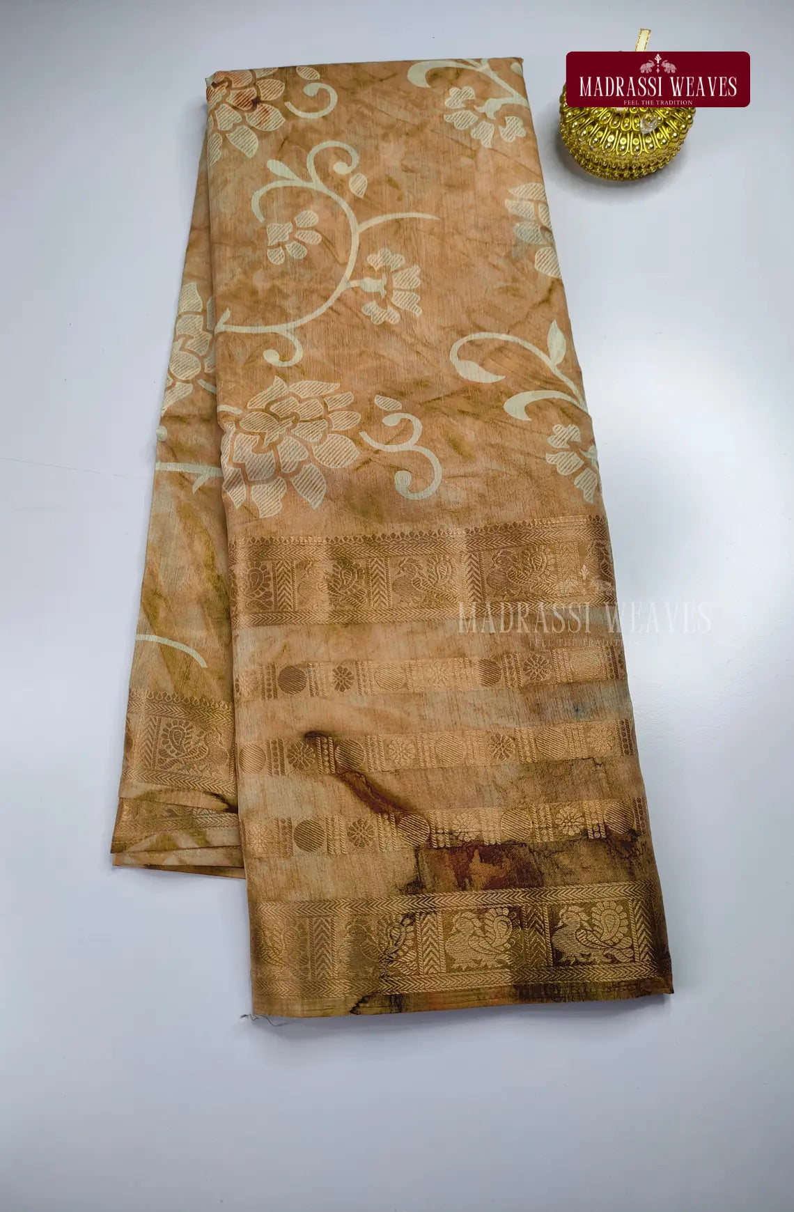 Dola Gap Border Floral Print Saree