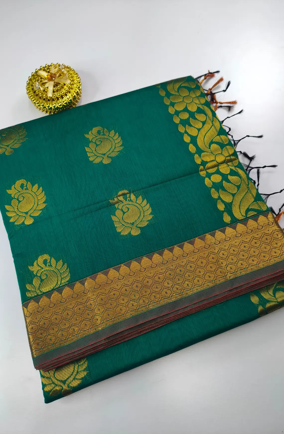 Elegant Premium Cotton Blend Saree