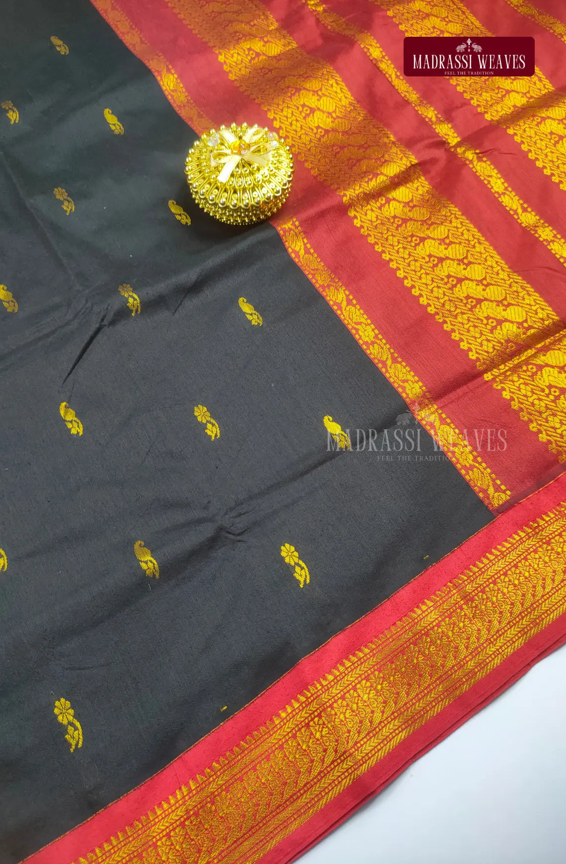 Premium kalyani Gadwal Cotton Sarees - Black