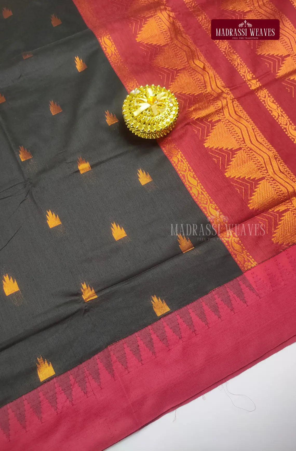 Premium kalyani Gadwal Cotton Sarees - Black