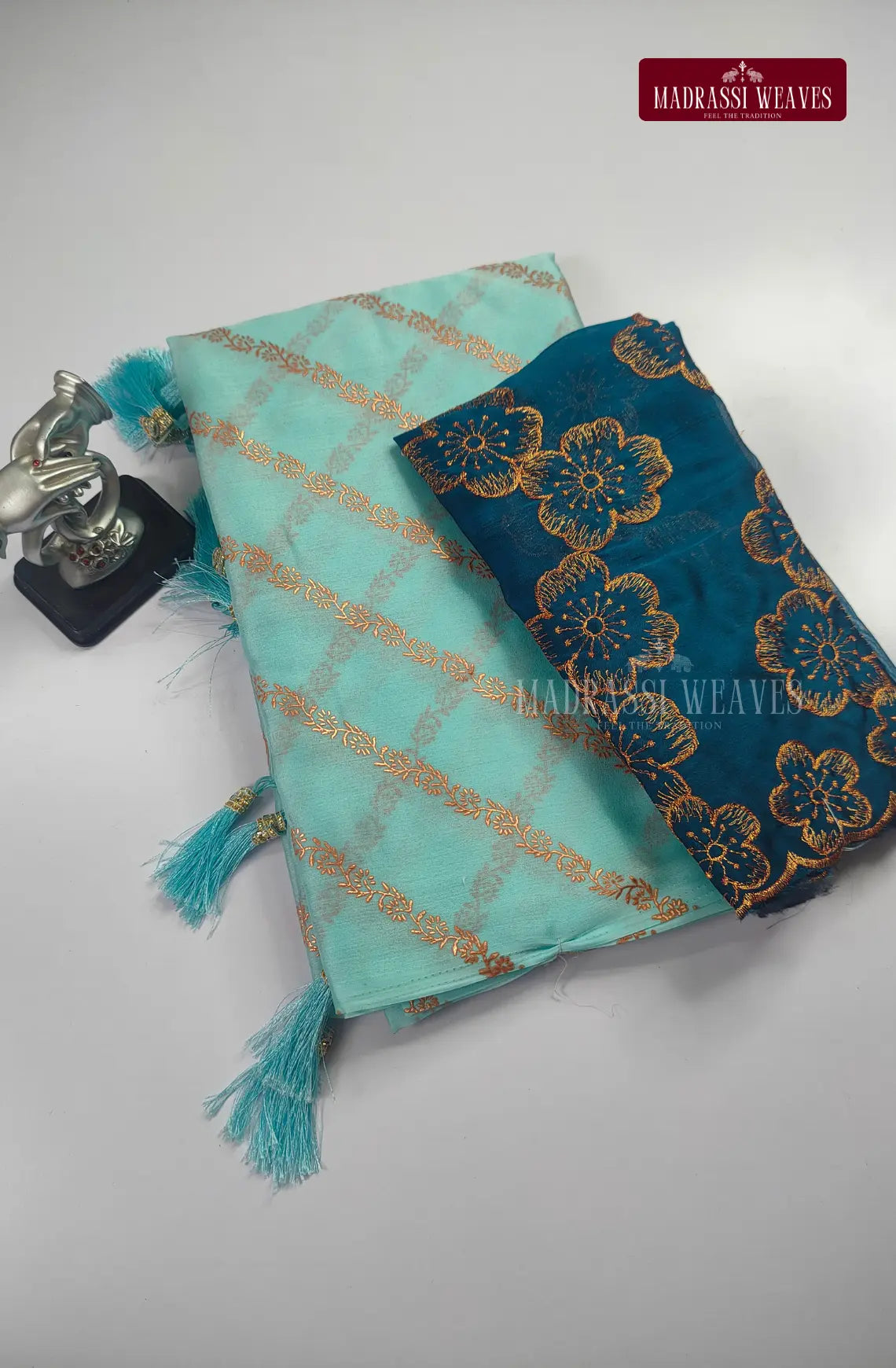 Trending Saree And Blouse Combo
