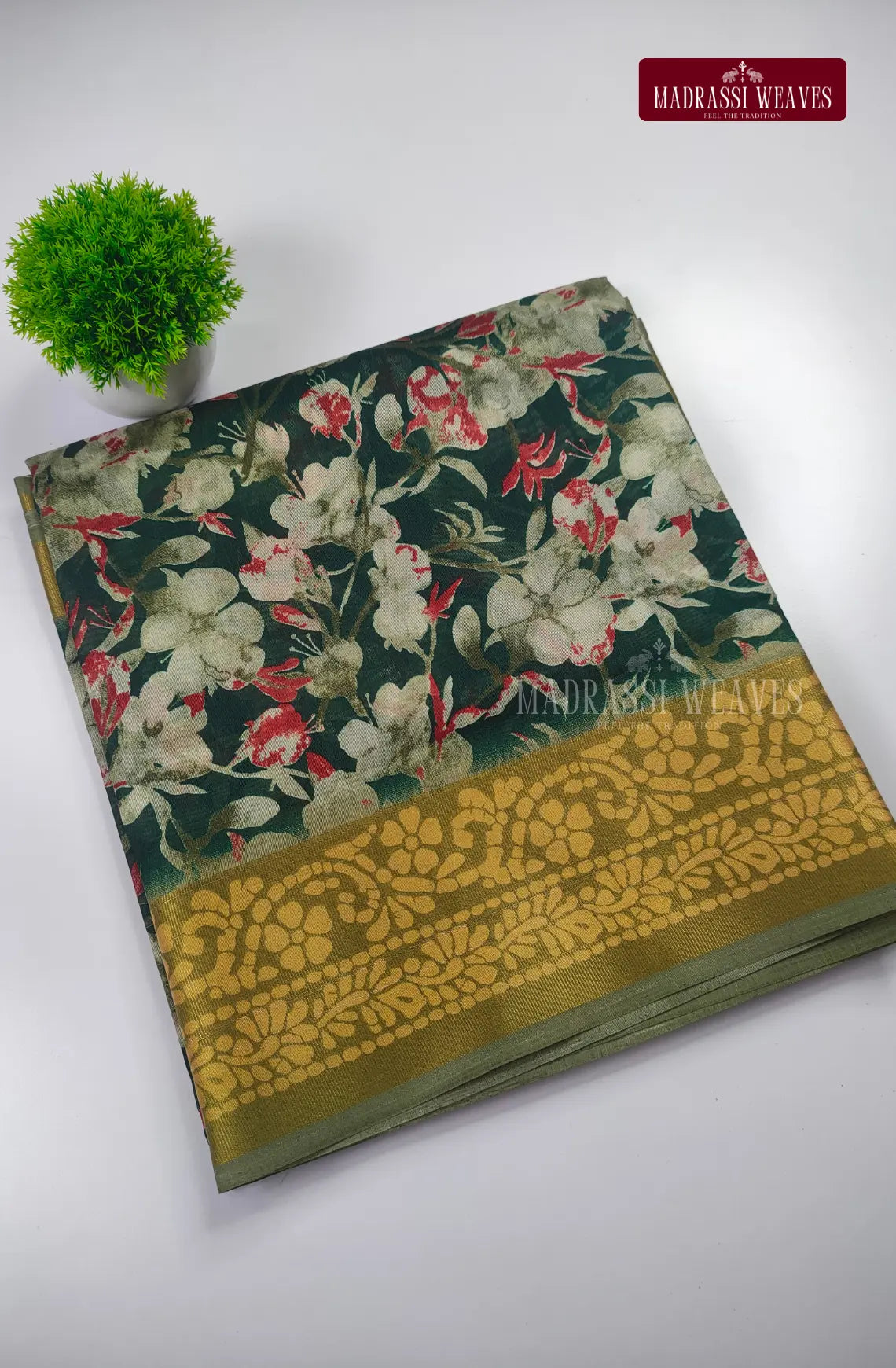 Trendy Floral Print Ikkat Border Saree