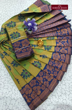 Avarthana Flower Motif Saree