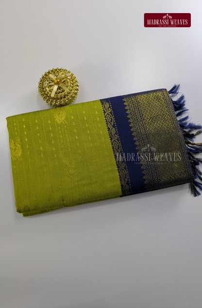 Premium Kalyani Gadwal  Saree - Leaf Green