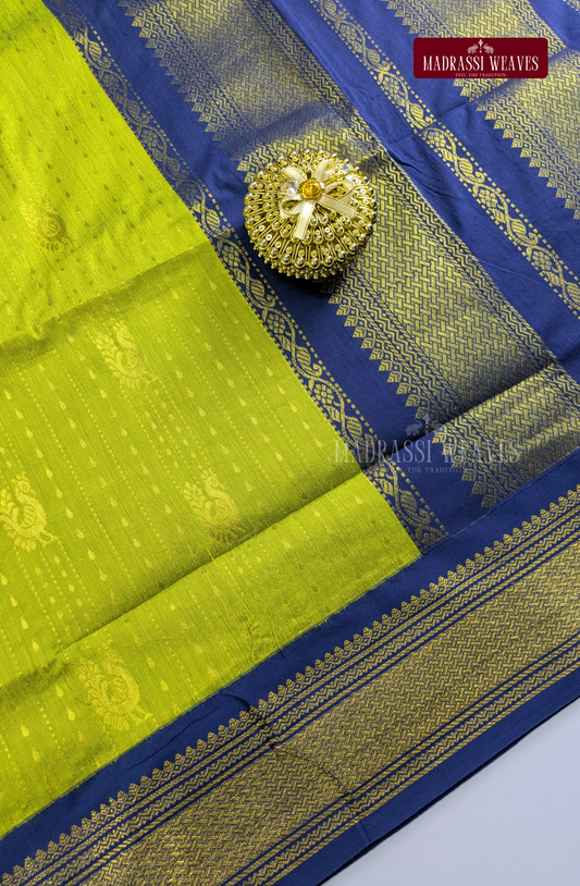 Premium Kalyani Gadwal  Saree - Leaf Green