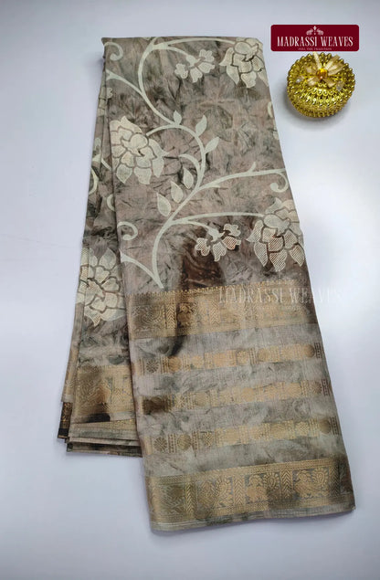 Dola Gap Border Floral Print Saree