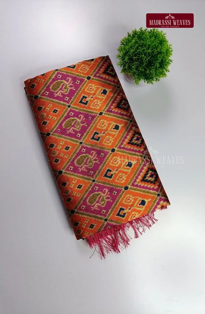 Shangini Art Silk Geometry Saree