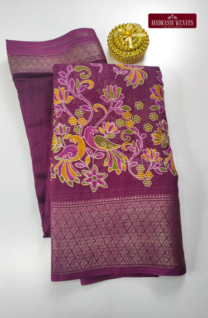 Trendy Slub Cotton Saree