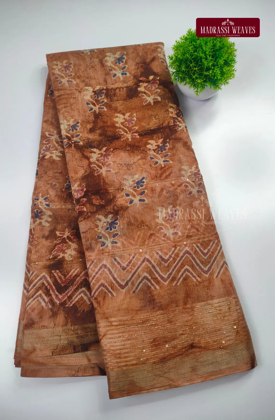 Trendy Floral Print Cotton  Saree