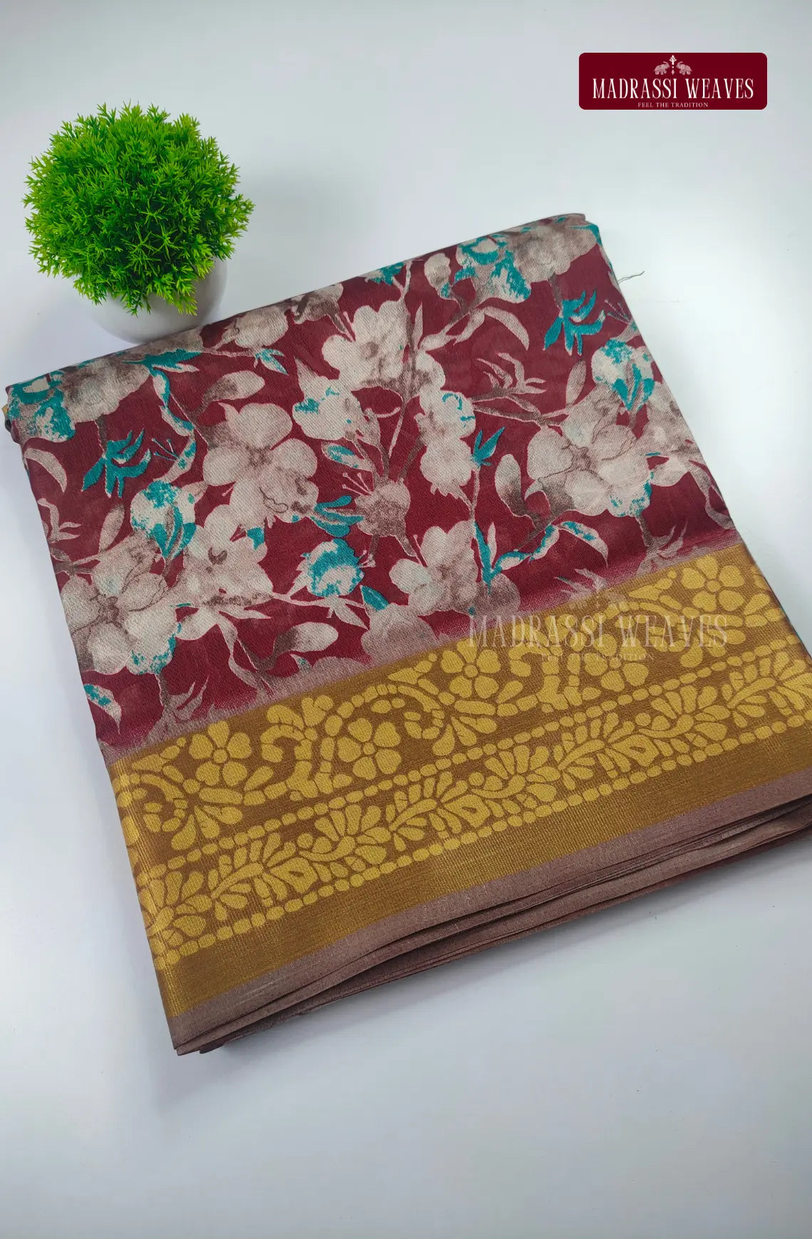 Trendy Floral Print Ikkat Border Saree