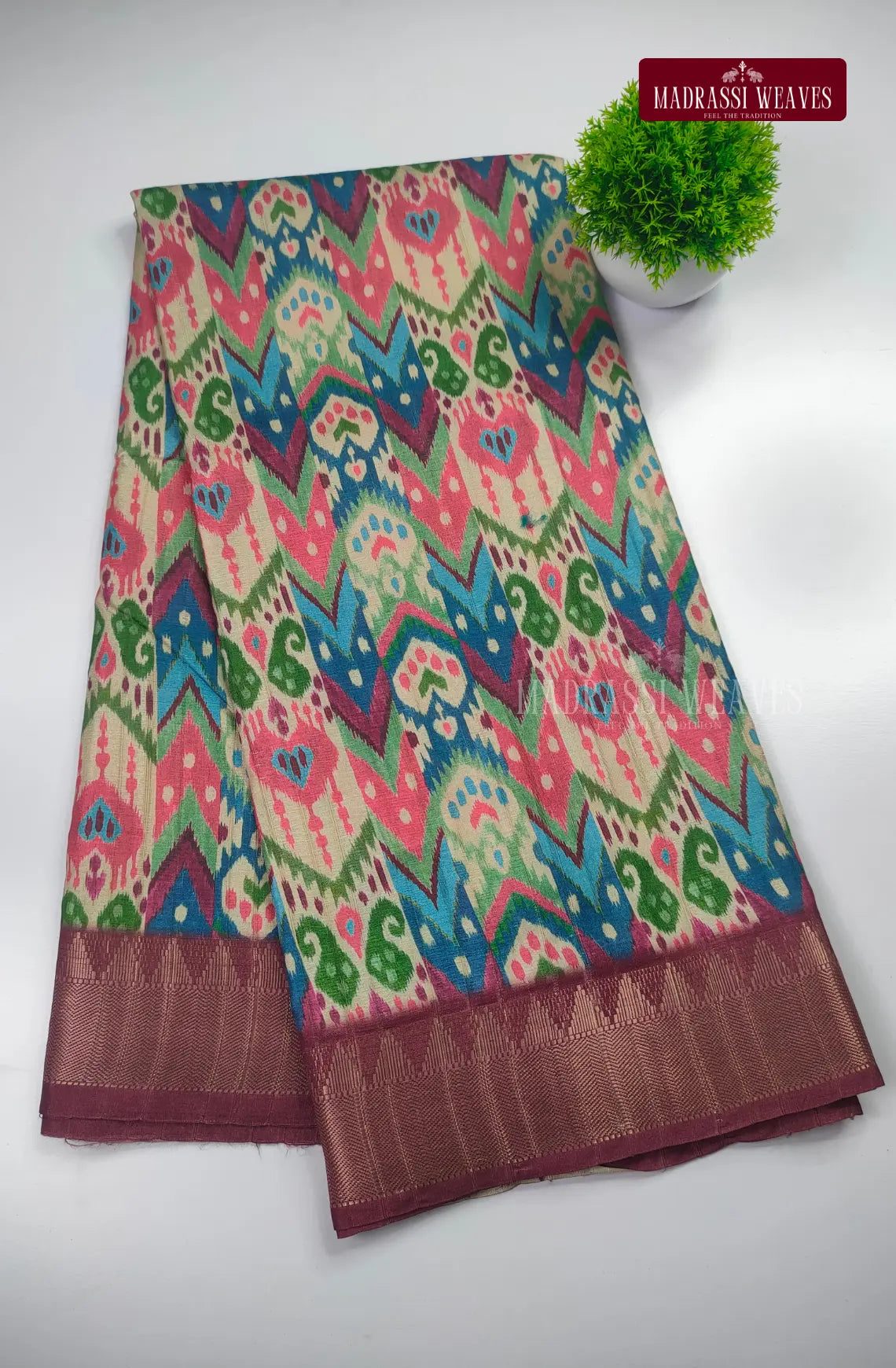 Trendy Floral Print  Saree